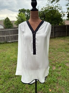 Mossimo Supply Co. Cream Tunic Blouse with Black Trim